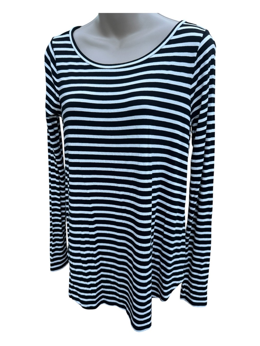 CALYPSO black and white stripe long sleeve scoop neck tee, Small